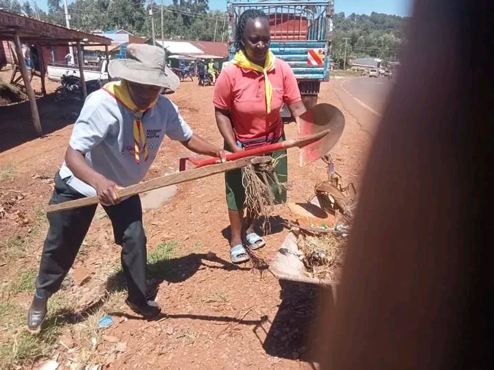 Master Guides cleaning Omogonchoro market
